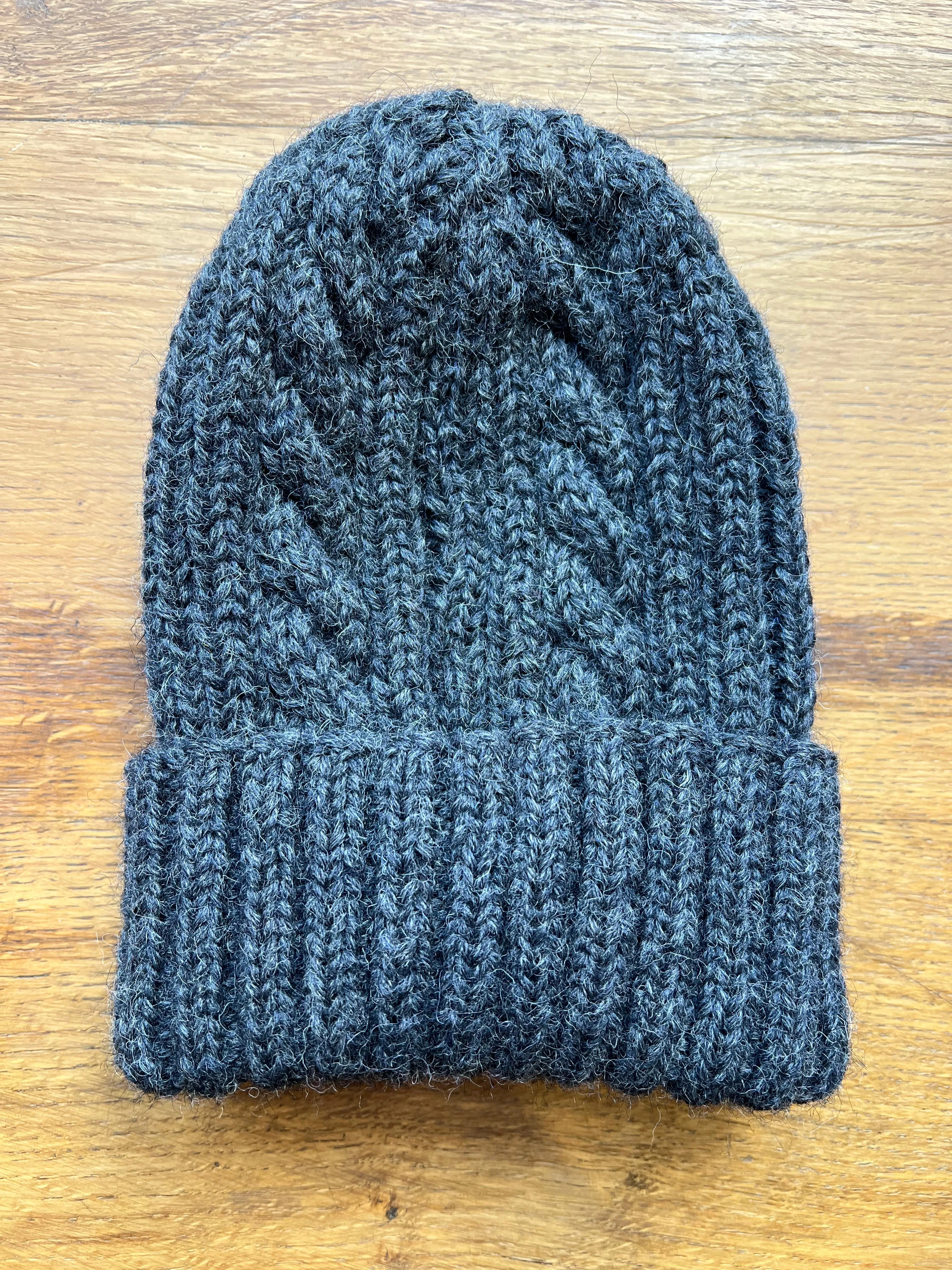 Aran Knit Cap / Charcoal