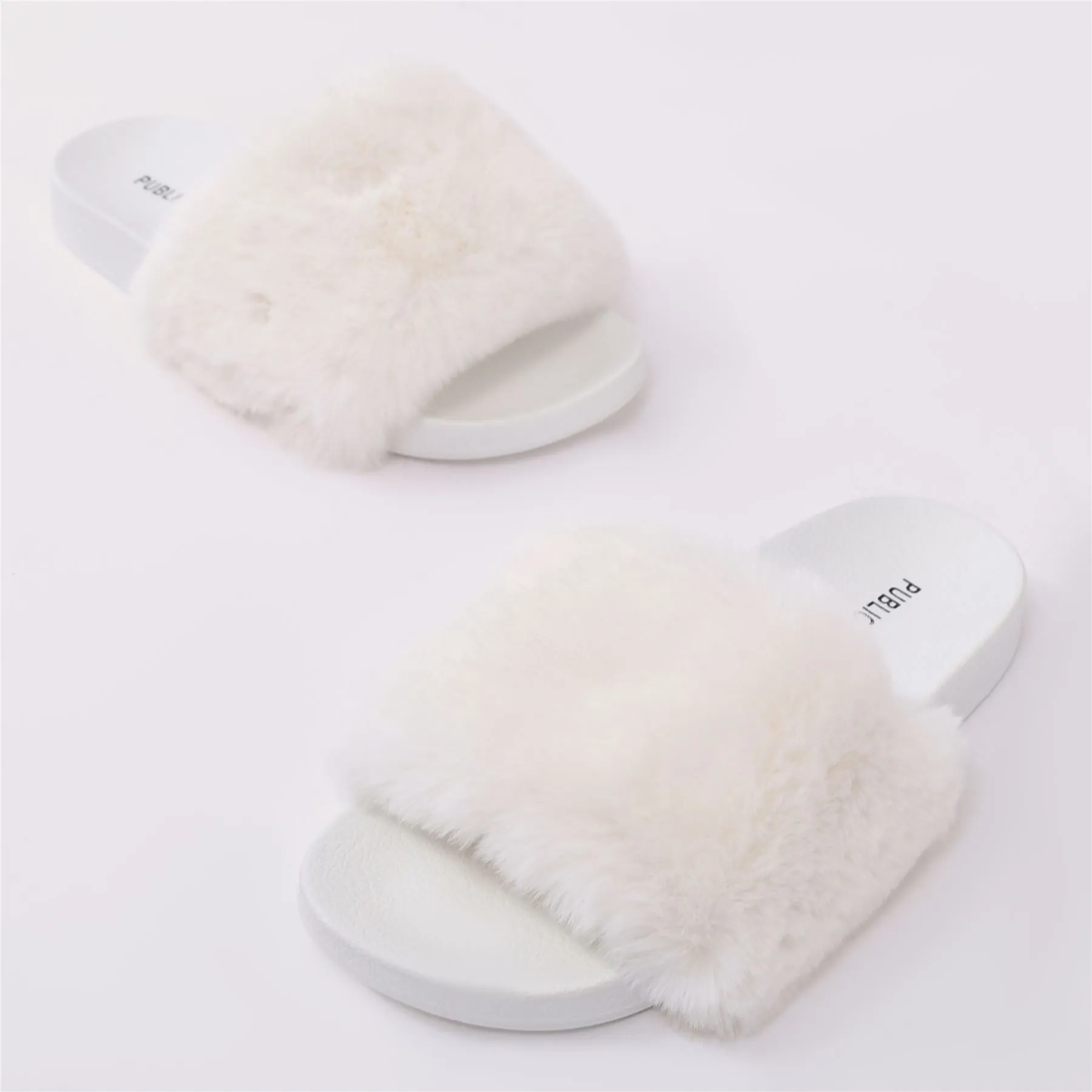 Kabuki Slider in White Faux Fur
